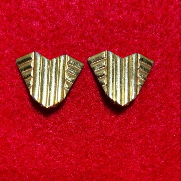 Avon Jewelry - Vintage Avon Gallery Original Goldtone Clip Earrings